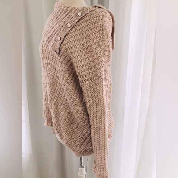 Beige/Tan Jennifer Lopez Sweater with Buttoned Collar - Picture 3 of 10